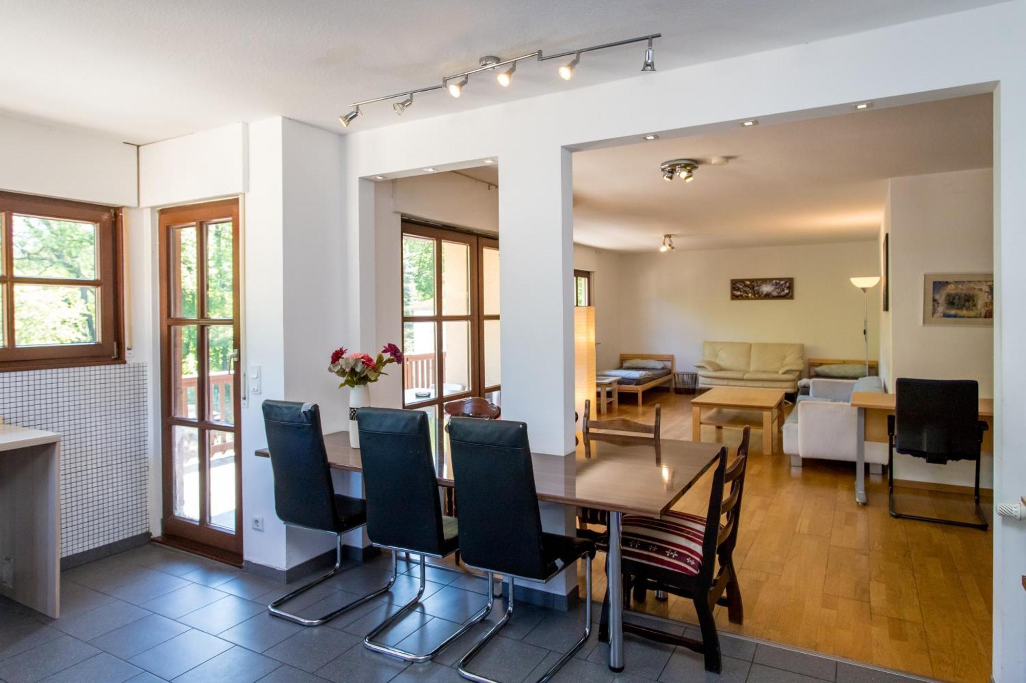 Ferienwohnung Mit 123Qm Fuer 8 Personen Mit Sehr Grossem Garten, Einfache Innen-Ausstattung Leipzig Exterior photo