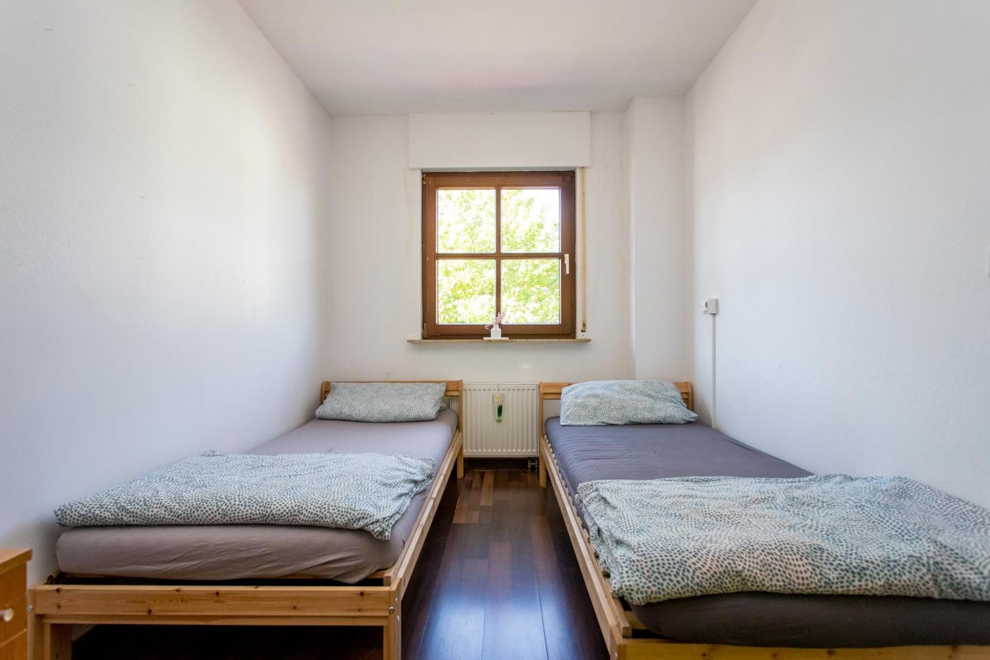 Ferienwohnung Mit 123Qm Fuer 8 Personen Mit Sehr Grossem Garten, Einfache Innen-Ausstattung Leipzig Exterior photo